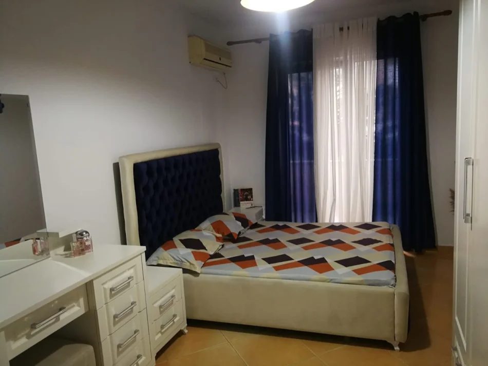 Tirane, shitet apartament 2+1 Kati 2, 82 m² 135000 € (Astir)