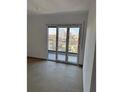 Tirane, jepet me qera apartament 2+1 , 94 m² 650 € (Rruga Jordan Misja)