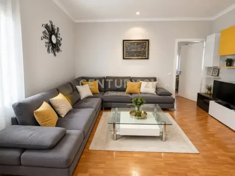 Tirane, jepet me qera apartament 2+1 Kati 1, 80 m² 600 € (Siri kodra)