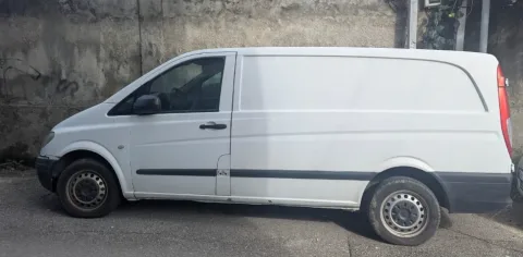 Tirane, shes Furgon mercedes benz Nafte, e bardhë 294.000 km 5.500 €