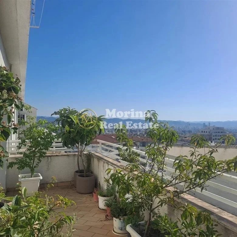 Tirane, jepet me qera ambjent biznesi Kati 5, 120 m² 2.500 € (Fresku)