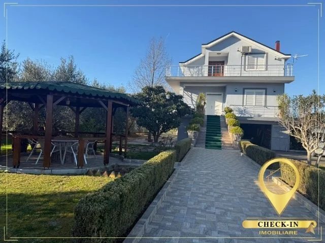 Tirane, shitet toke , 10.000 m² 1.200.000 € (Vore)