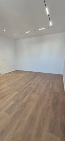 Tirane, shitet apartament 2+1 Kati 5, 86 m² 198.000 € (Rruga Fadil Bodinaku)