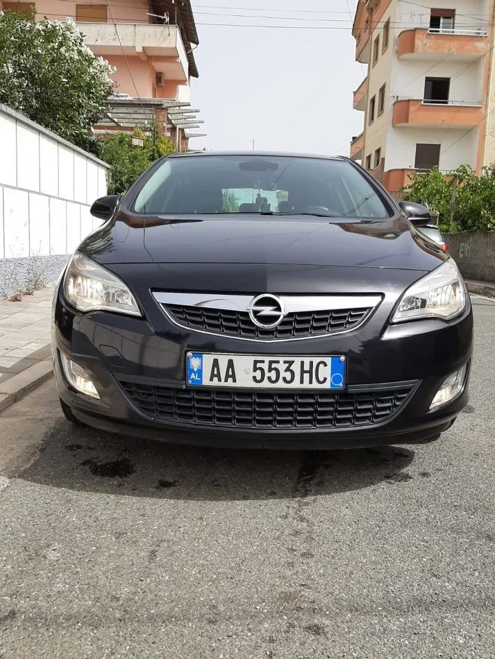 SUPER OKAZION !!!Durres, shes makine OPEL ASTRA Benzin, blu e errët manuale Kondicioner 63000 km 5500 € I PADISKUTUESHEM