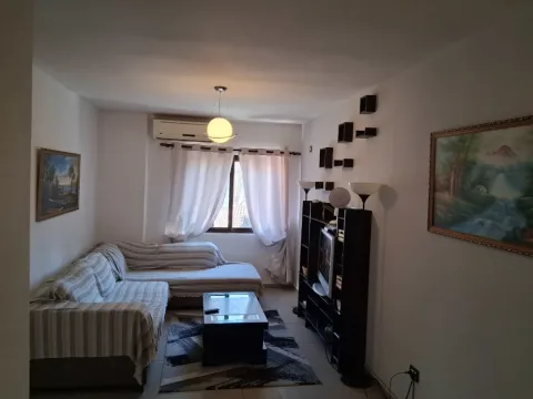 Tirane, jepet me qera apartament 2+1 Kati 3, 80 m² 720 € (MYSLYM SHYRI)