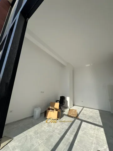 Tirane, jepet me qera dyqan Kati 0, 40 m² 500 € (DON BOSKO)