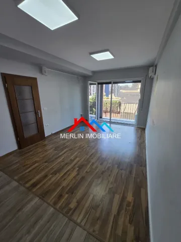 Tirane, jepet me qera zyre Kati 2, 145 m² 1.743 € (RRUGA FROSINA PLAKU,21 DHJETORI)