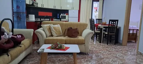 Tirane, jepet me qera apartament 2+1+Ballkon Kati 6, 85 m² 600 € (DON BOSKO)