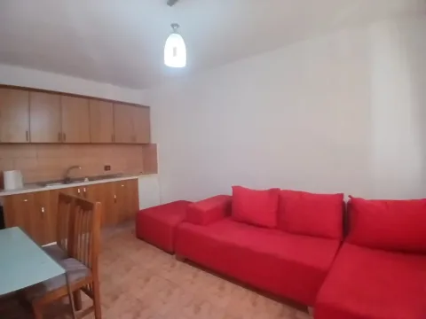Tirane, jepet me qera apartament 1+1 Kati 1, 70 m² 400 € (Zogu I Zi)