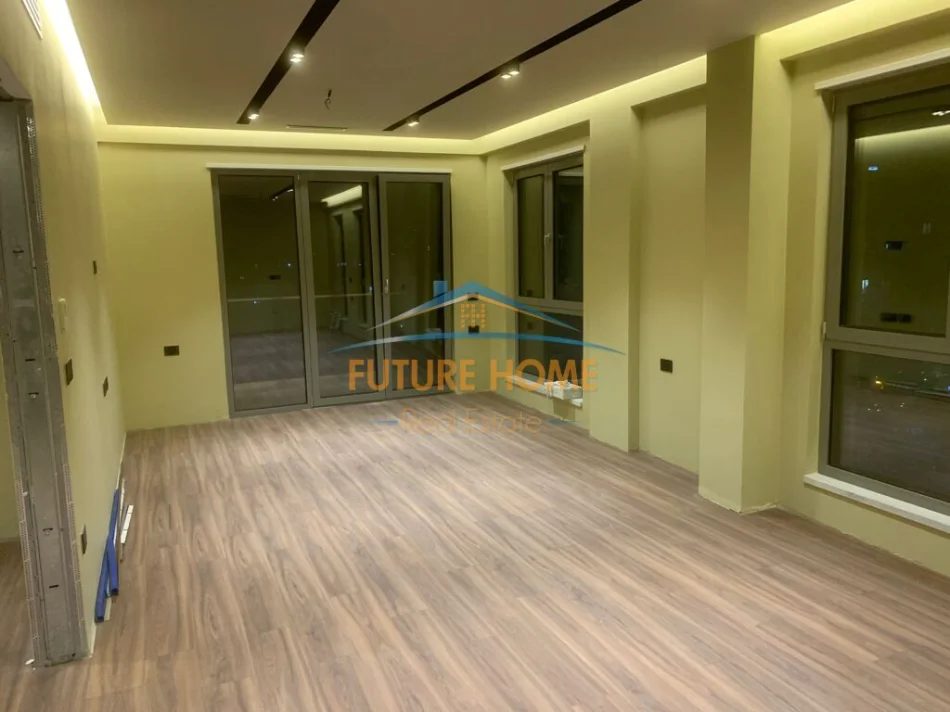 jap me qera zyre Kati 7, 125 m² 1.800 € (RRUGA E KAVAJES)
