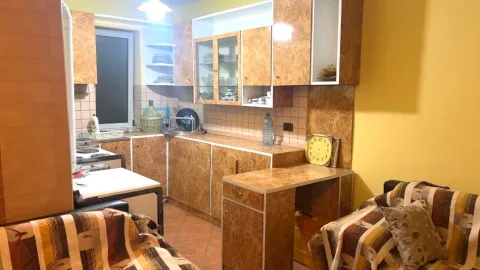 🏡 JEPET ME QERA APARTAMENT 2+1 TE MINISTRIA E JASHTME AFER BRRYLIT, 500 mije leke