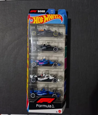 Tirane, shes Sete makinash metalike te firmes hot wheels 25 €