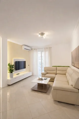 Tirane, Liqeni thate 2+1 650