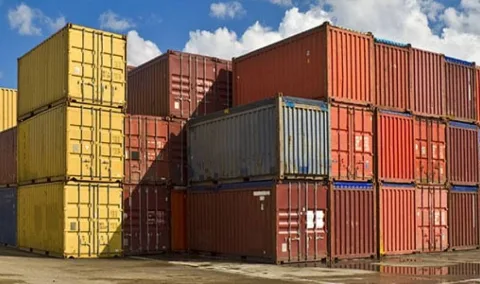 Kontejner deti 6m dhe 12m. Ofrojme sherbim transporti dhe shkarkimi sipas kerkeses