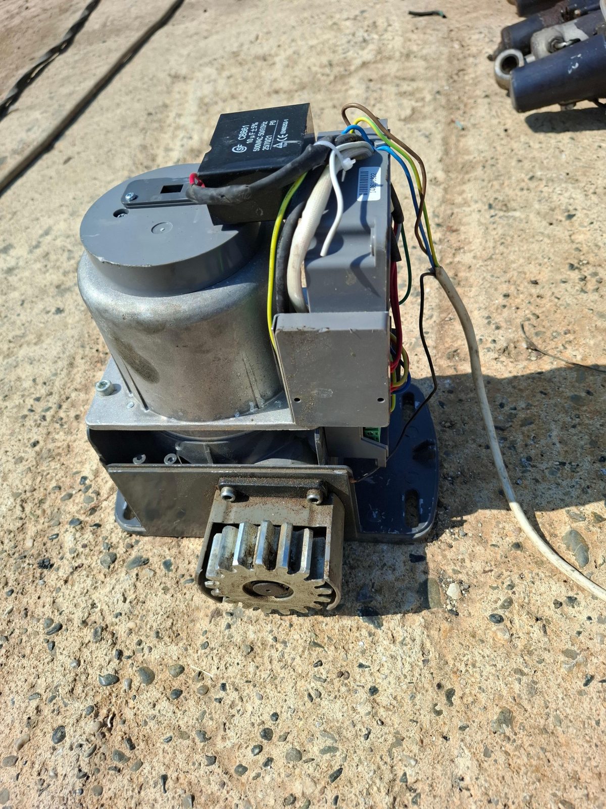Elektromotorr per porta garazhi 220 volt