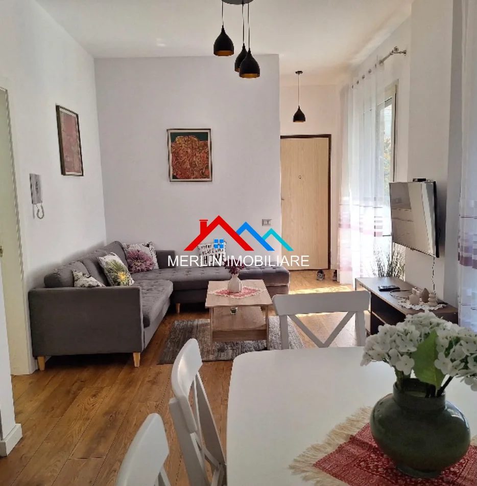 Tirane, jepet me qera apartament 2+1+Ballkon Kati 1, 88 m² 80,000 LEKE (RRUGA E ELBASANIT)