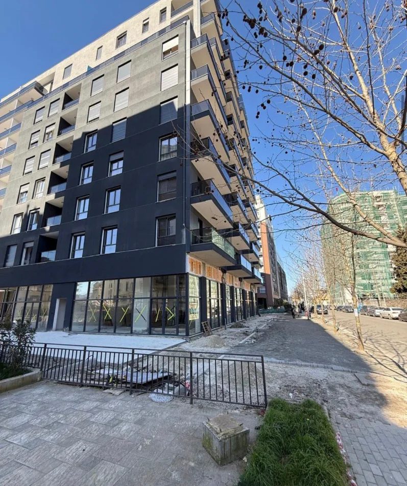 Tirane, jepet me qera dyqan Kati 0, 500 m² 12.500 € (RRUGA EGNATIA)