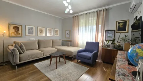 Tirane, shitet apartament 2+1+Ballkon Kati 4, 92 m² 176.000 € (Ali Dem)
