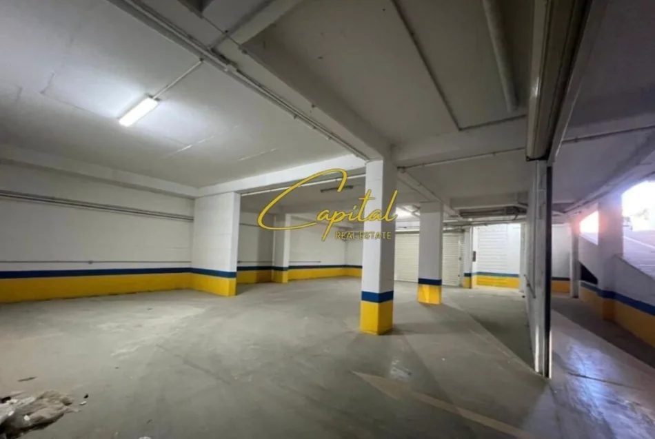 Tirane, jepet me qera magazine Kati -1, 230 m² 1.000 € (ASTIR)