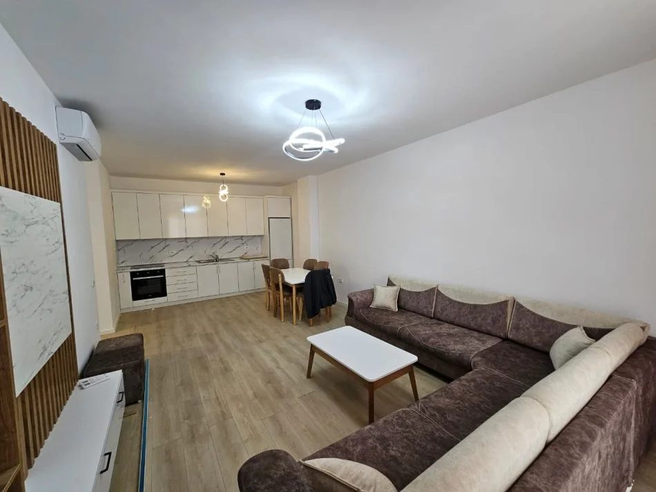 Tirane, jepet me qera apartament 2+1 Kati 2, 110 m² 750 € (don bosko)