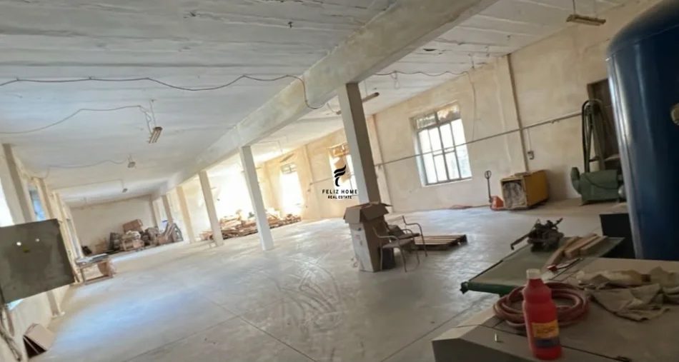 Tirane, jepet me qera magazine Kati 1, 540 m² 2.300 € (YZBERISHT)