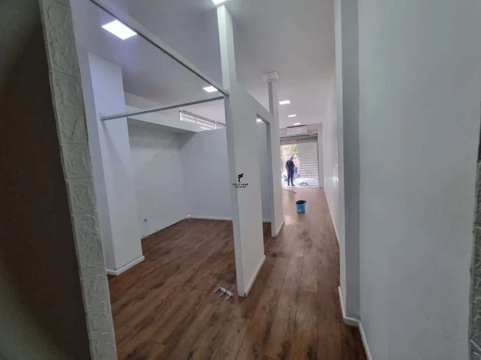 Tirane, jepet me qera dyqan Kati 0, 50 m² 600 € (MYSLYM SHYRI)