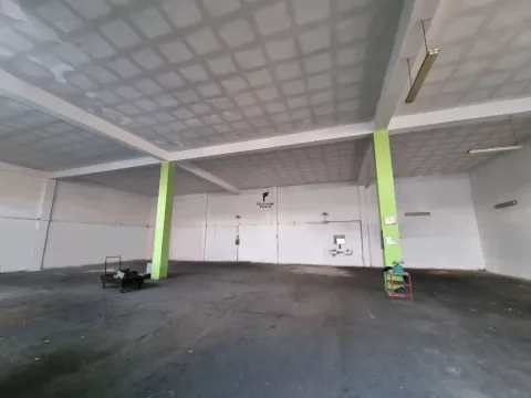 Tirane, shitet magazine , 2.120 m² 1.190.000 € (AUTOSTRADA TIRANE- DURRES)