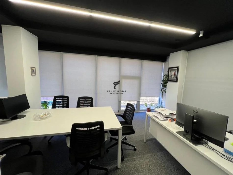 Tirane, jepet me qera zyre Kati 2, 75 m² 1.100 € (PAZARI I RI)