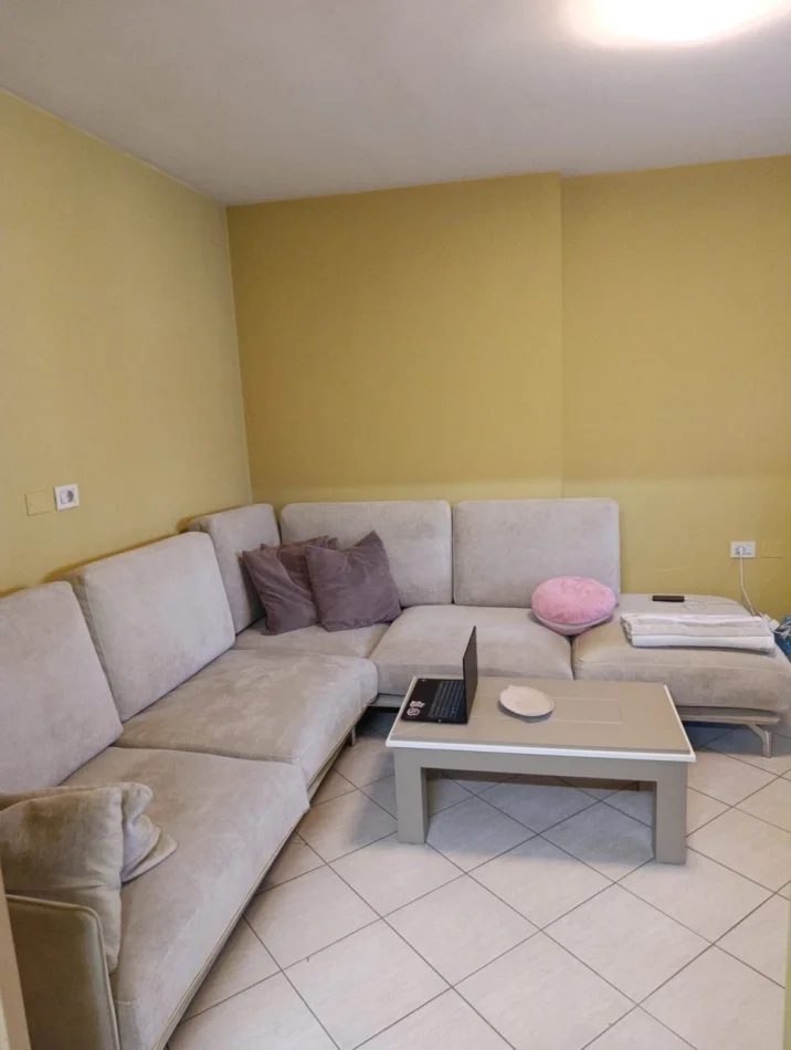 Tirane, shitet apartament 2+1 Kati 5, 60 m² 129.000 € (Rruga Ferit Xhajko)