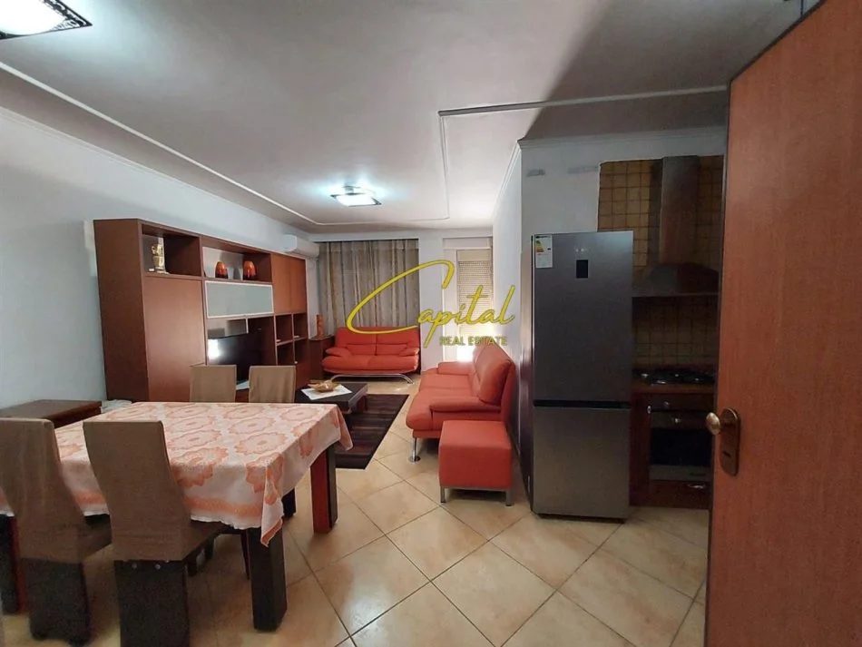 Tirane, jepet me qera apartament 1+1 Kati 3, 74 m² 550 € (DELIJORGJI)