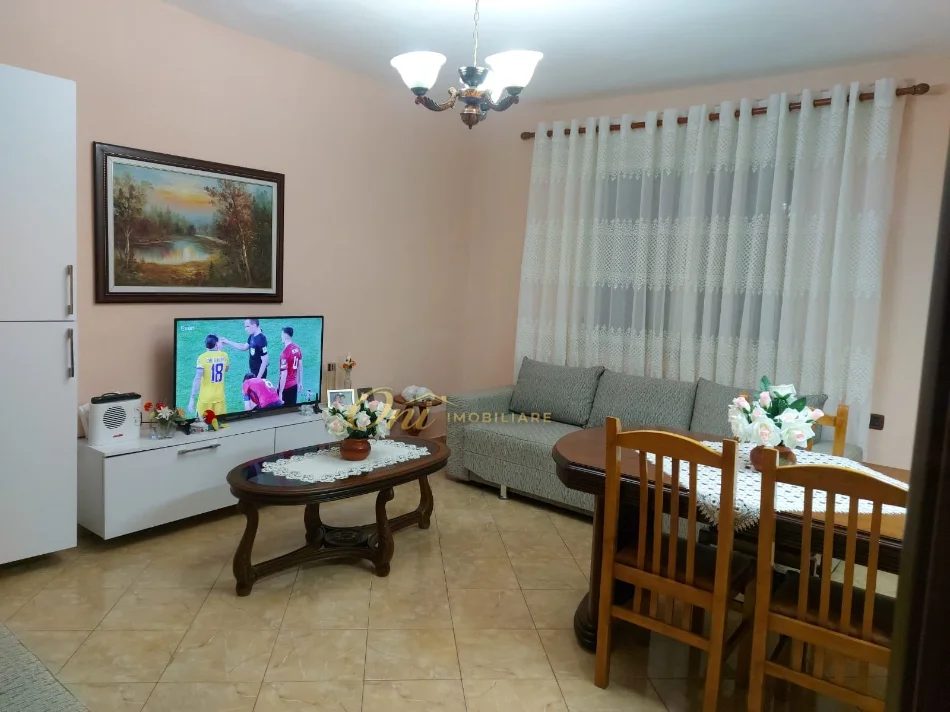 Tirane, shitet apartament 2+1 Kati 5, 71 m² 147.000 € (XHAMLLIK)
