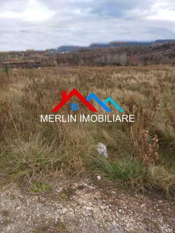 Tirane, Shitet Toke per ndertim , 5.300 m² per 363.000 EURO. (BERZHITE)