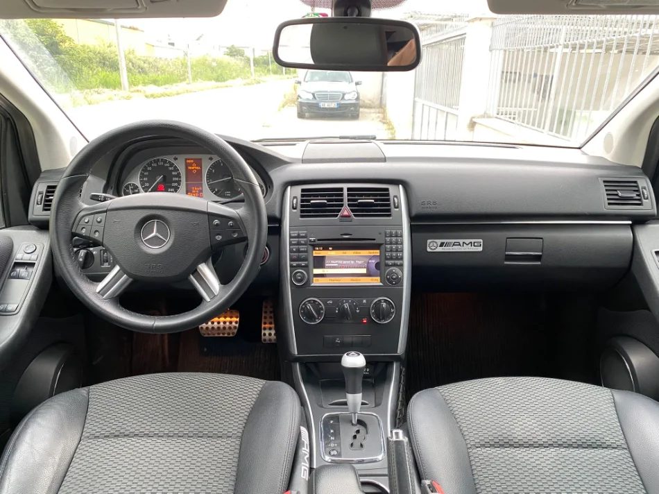Okazion Mercedes Benz B Class Benzin+Gaz, gri metalizato automatik Kondicioner 200.001 km 5.000 €
