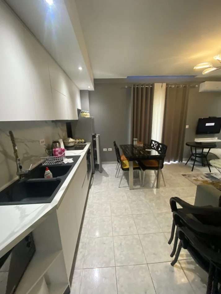 Durres, jepet me qera apartament 1+1 Kati 5, 68 m² 98000 € (Durres)