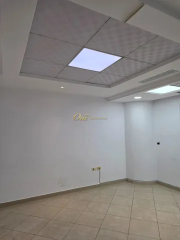KULLAT BINJAKE, AMBIENT ZYRE PER QERA