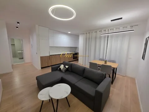 Tirane, jepet me qera apartament 2+1 Kati 8, 110 m² 750 € (BULEVARDI I RI)