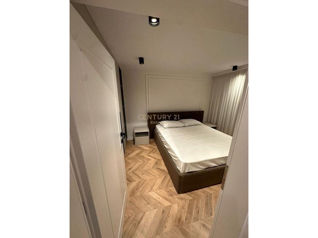 Prane Kompleksit Grand - Jepet 2+1+🅿️ 0682032273