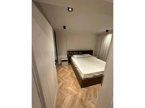Prane Kompleksit Grand - Jepet 2+1+🅿️ 0682032273
