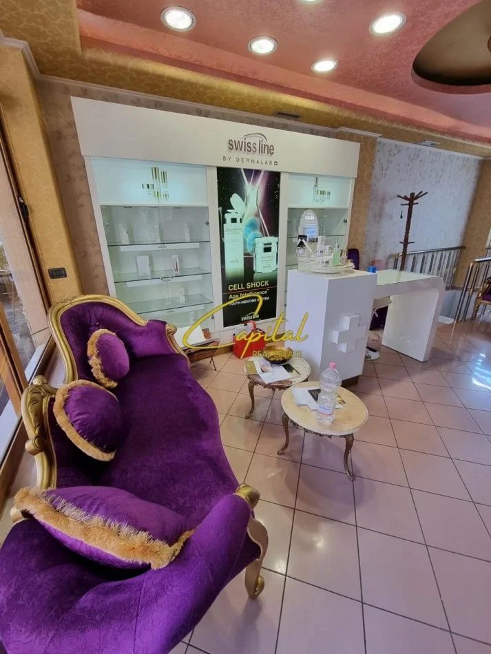 Tirane, shitet ambjent biznesi Kati 0, 130 m² 450.000 € (RRUGA E DURRESIT)