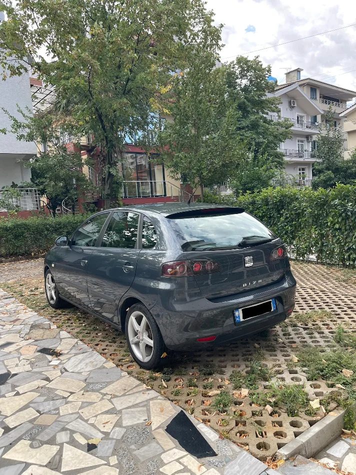 Tirane, shes makine Seat Ibiza 2006, 1.4 nafte Nafte, gri e erret manuale Kondicioner 220.000 km