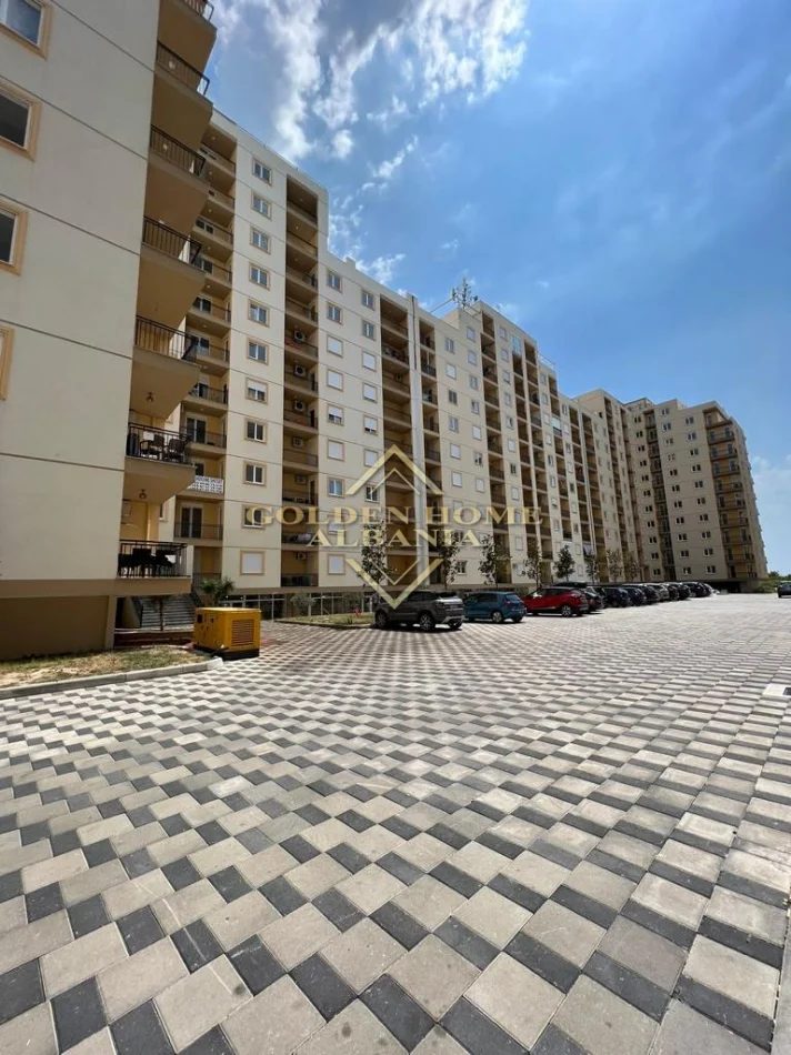 Tirane, shitet apartament , (lezhe)
