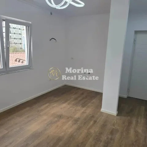 Tirane, shitet apartament 1+1 Kati 4, 40 m² 122.000 € (Pazari i Ri)