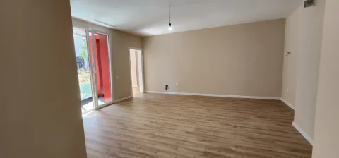 Tirane, jepet me qera zyre Kati 1, 111 m² 700 €