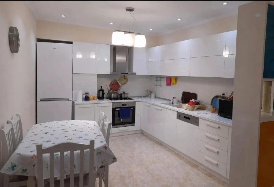 Tirane, shitet apartament 2+1 Kati 4, 94 m² 235.000 € (Kompleksi Magnet)