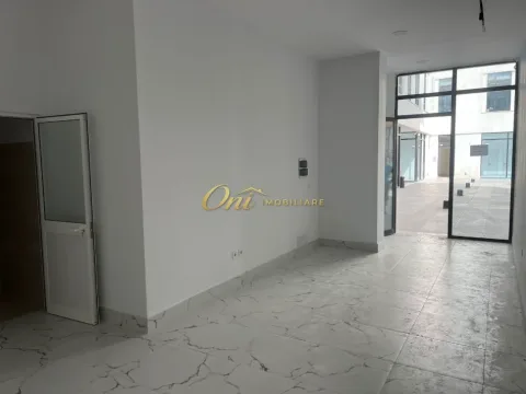 Tirane, jepet me qera zyre Kati 0, 38 m² 600 € (RRUGA E DURRESIT)