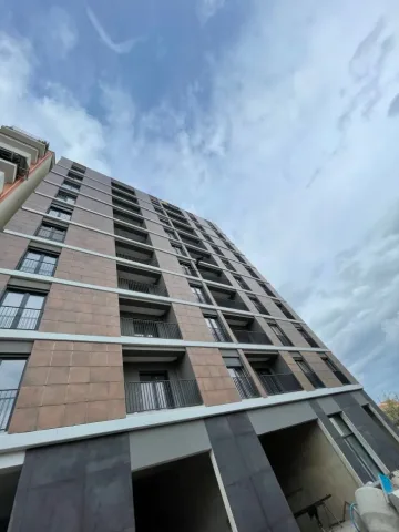 Tirane, jepet me qera apartament 2+1 Kati 7, 113 m² 600 € (ASTIR)