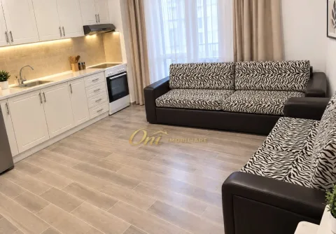 Tirane, jepet me qera apartament 2+1 Kati 4, 80 m² 650 € (FUSHA AVIACIONIT)