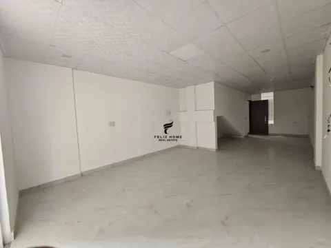 Tirane, jepet me qera dyqan Kati 0, 100 m² 1.200 € (YZBERISHT)