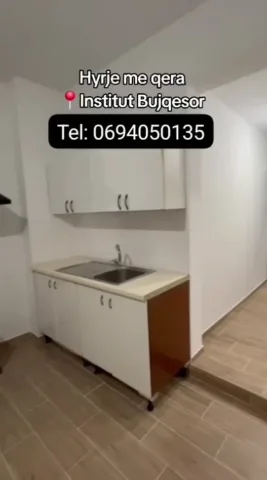 Tirane, jepet me qera apartament 1+1 Kati 1, 50 m² 250 € (Institut)