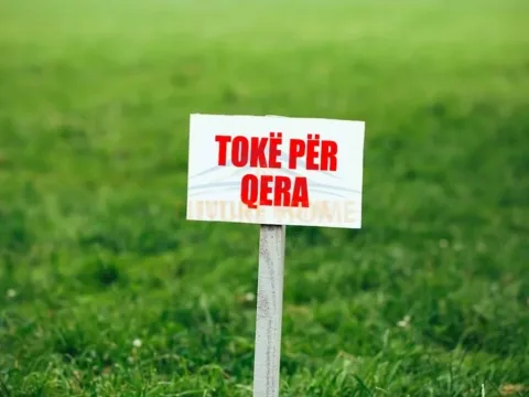 Tirane, jepet me qera toke , 25.000 m² 12.500 EURO (Rinas)